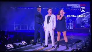 Nick Jonas - 911 Live  