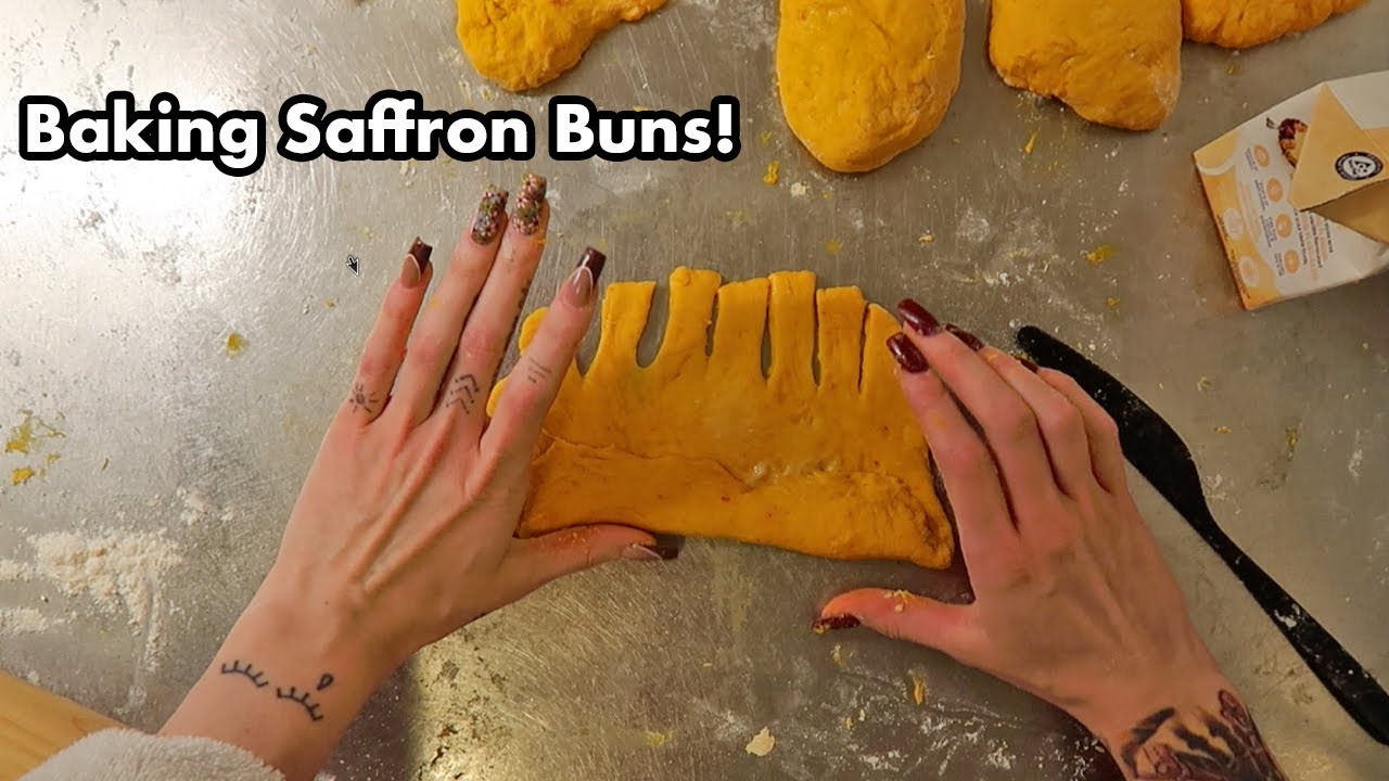 Day 5: Baking Christmas Saffron Buns with Vanilla Cream (vegan)