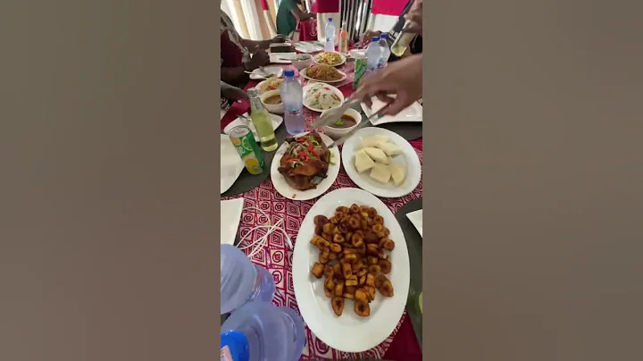 Sharing Ghanaian food in Koforidua capital of Eastern Region of Ghana #shorts #ghana #food