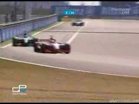 JosÃ© MarÃ­a "Pechito" LÃ³pez superando a Nelson Piquet Jr., para llegar al tercer escalÃ³n del podio- Magny-Cours - 1Âª carrera - GP2 Series 2006 (Original from Mattzel89)