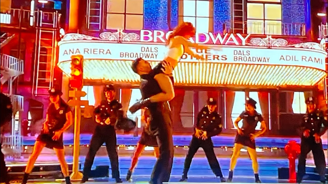 Danse avec les stars La Finale : Adil Rami faut voltiger Ana Riera sur un quick step