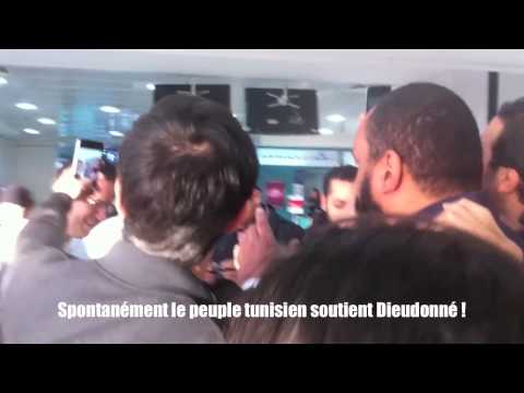 Dieudonné humilie BHL en Tunisie !