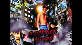 YoUNg cHriS Ft. FuTuRE - RaCkS *LyRicS* YoUNg cHriS Ft. FuTuRE - RaCkS *LyRicS*
