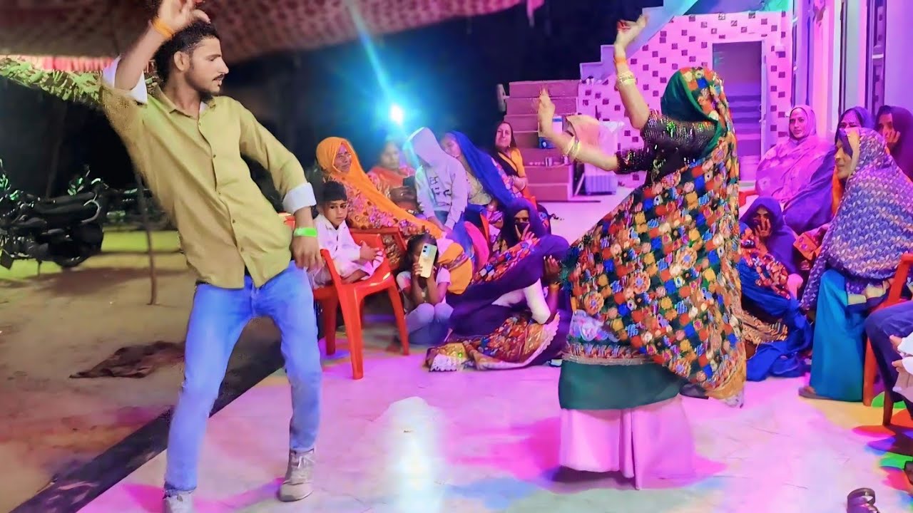 Gurjar Rasiya || तोमे कौन की ठसक ठसकीली तो जैसी 60 पटा लऊ डेली तेरो बलम का एमेले | Ladies Dance