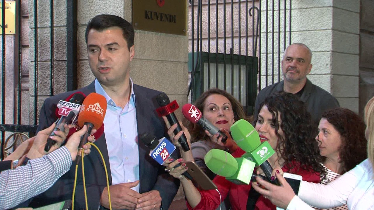 Ja çfarë bëri Rama teksa Basha fliste