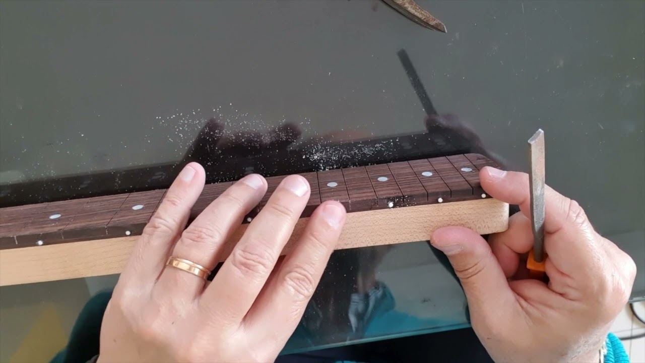 Construcción de una guitarra eléctrica modelo Stratocaster. Parte 1: Diapasón y Mango.