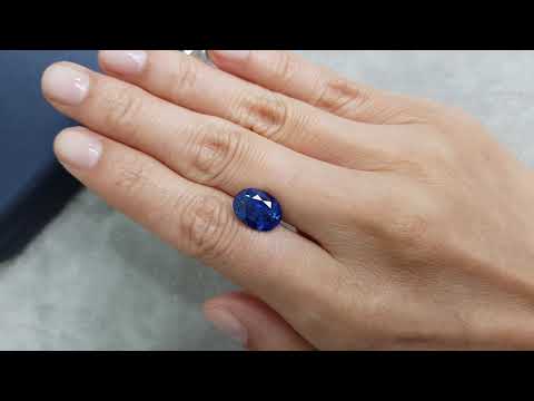 Natural Royal Blue sapphire 6.42 ct in oval cut, Sri Lanka Video  № 3