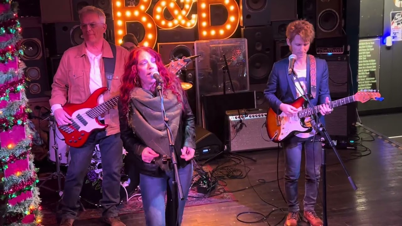 10-Gina McCann & Noah Wotherspoon/“The Thrill is Gone” Paws For A Cause benefiting STAF