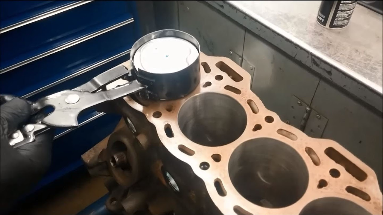 Installation dun piston dans un cylindre