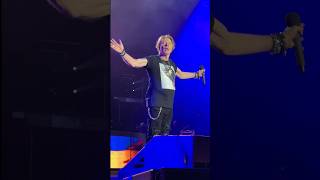 Download Lagu Slash Shreds “Voodoo Child” While Axl Rose Soaks Up the Applause MP3 Download Lagu Slash Shreds “Voodoo Child” While Axl Rose Soaks Up the Applause MP3