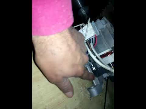 فيديو: منشار دائري من محرك الغسالة بأيديهم: كيف تصنع منشار دائري من محرك الغسالة الأوتوماتيكي؟