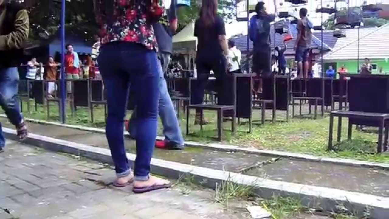 HEBOH Cewe Cantik Bahenol Jadi Juri Burung Di Yogya 