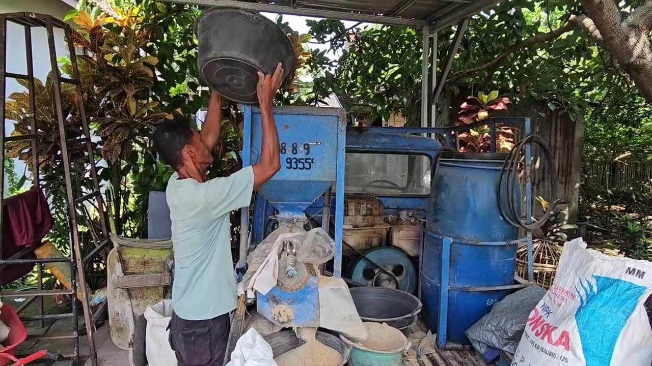 Giling Gabah Jadi Beras