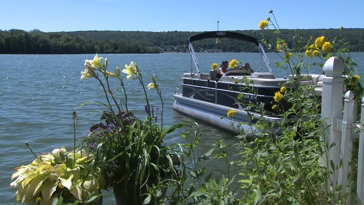 East Hampton , Connecticut Lake Pocotopaug YouTube