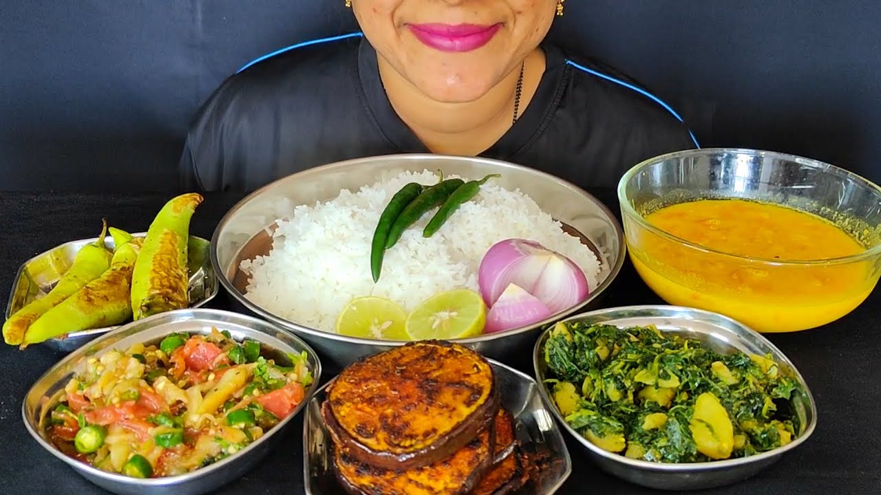 Foodie Ss Channel Delete Ho Gaya H 😭😭 Eating Dal Chawal🤤 Baingan Bhaja 🤤 aloo methi #asmr #mukbang