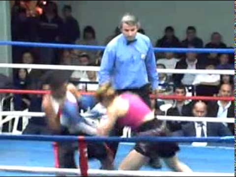 Roxana Virginia "La Hormiga" Barn vs. Alejandra So...