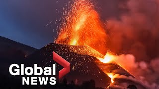 La Palma volcano: Stunning bursts of lava lights up night sky as eruption continues