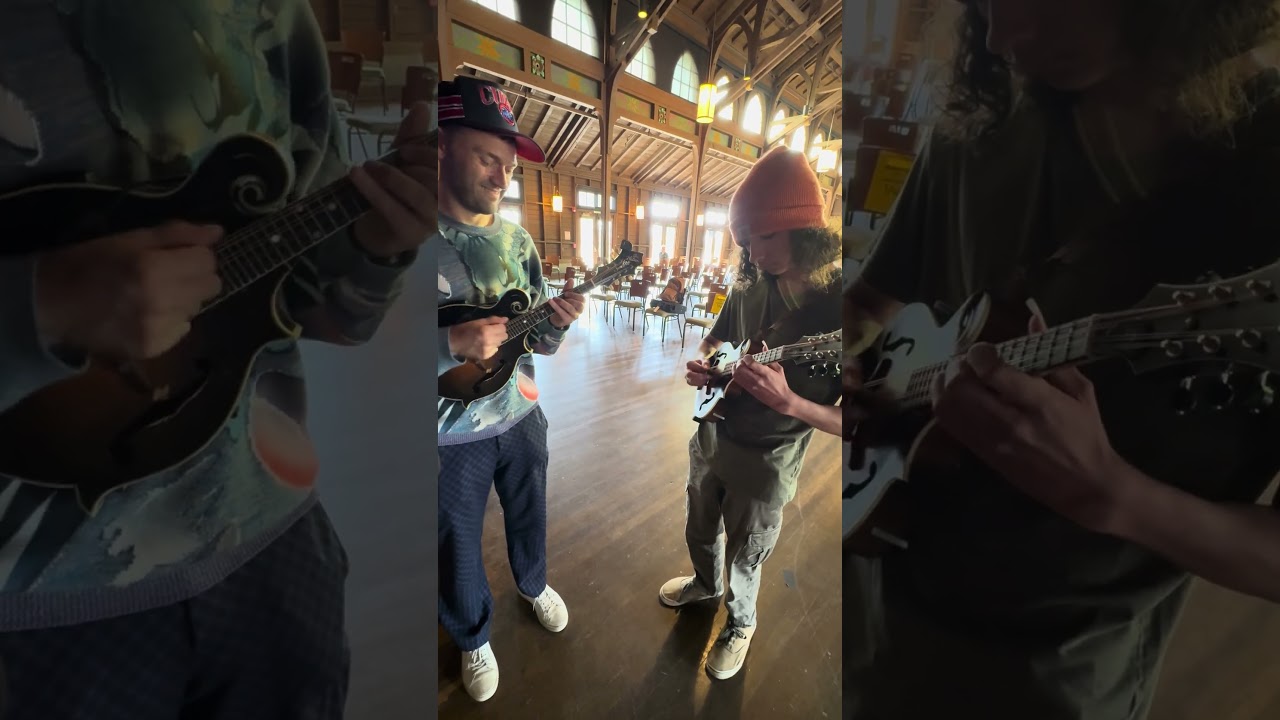 Playing Jessamyn's Reel with Chris Thile 