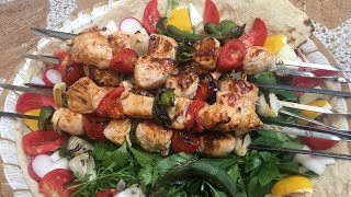 تكة دجاج  مشوي على الفحم  بتخميرة عجيبة وصلصة  غريبة وطعم مميز Grilled chicken tikka on charcoa