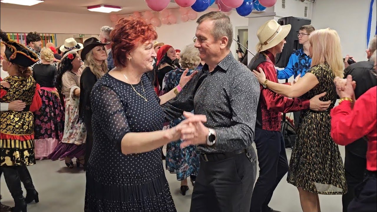 18 01 2026 Czarujący głos Piotra gitarzysty wprowadził nas w ujmujący nastrój.