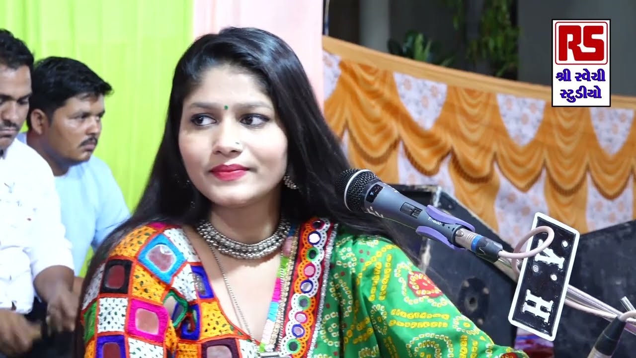 Raveena Choudhary  Makan Vastu Pujan Nimite DandiaRas  03  Ravechi Digital