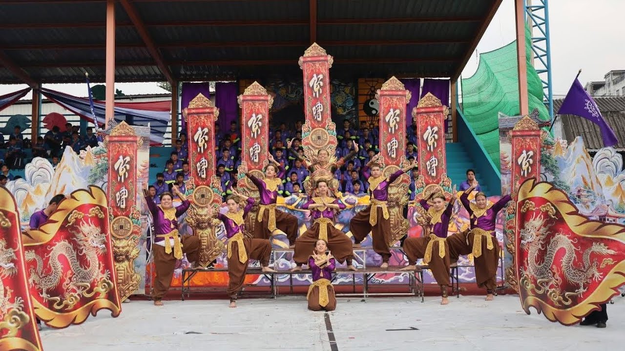 กองเชียร์และเชียร์ลีดเดอร์คณะสีม่วง โรงเรียนชลราษฎรอำรุง ประจำปี 2568