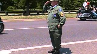 Veteran paying respect - Rolling Thunder 2012