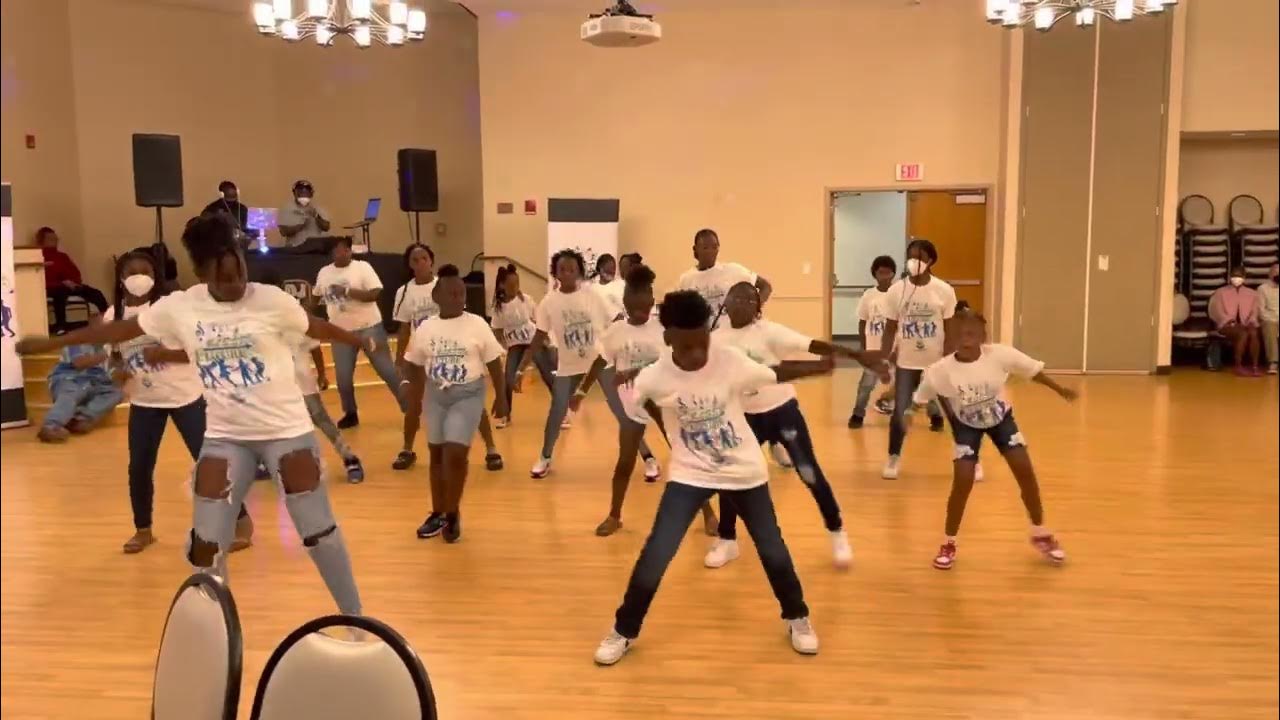 BLSSD FUTURE PERFORMING FLEX LINE DANCE YouTube