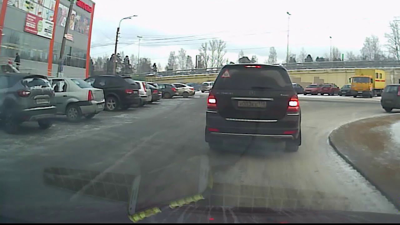 Дтп мерседес видео Дтп мерседес видео