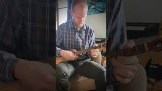 Pratique dominicale sur mélodie folklorique Исрапил хелхар, sur  пондар, cordes nylon