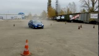 Разворот на 360 градусов на Skoda (Шкода) лифтбек - Киев. Урок экстремального вождения. Разворот на 360 градусов на Skoda (Шкода) лифтбек - Киев. Урок экстремального вождения.