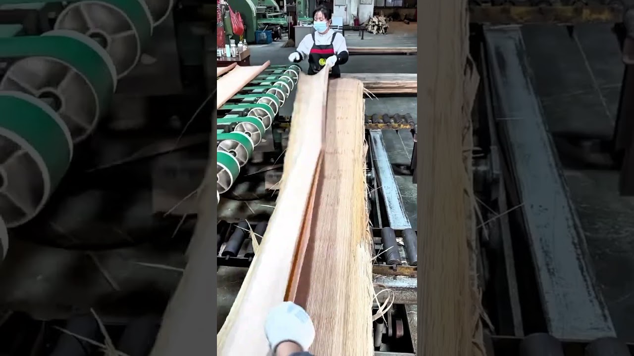 proses pembuatan triplek menggunakan mesin pemotong yang canggih