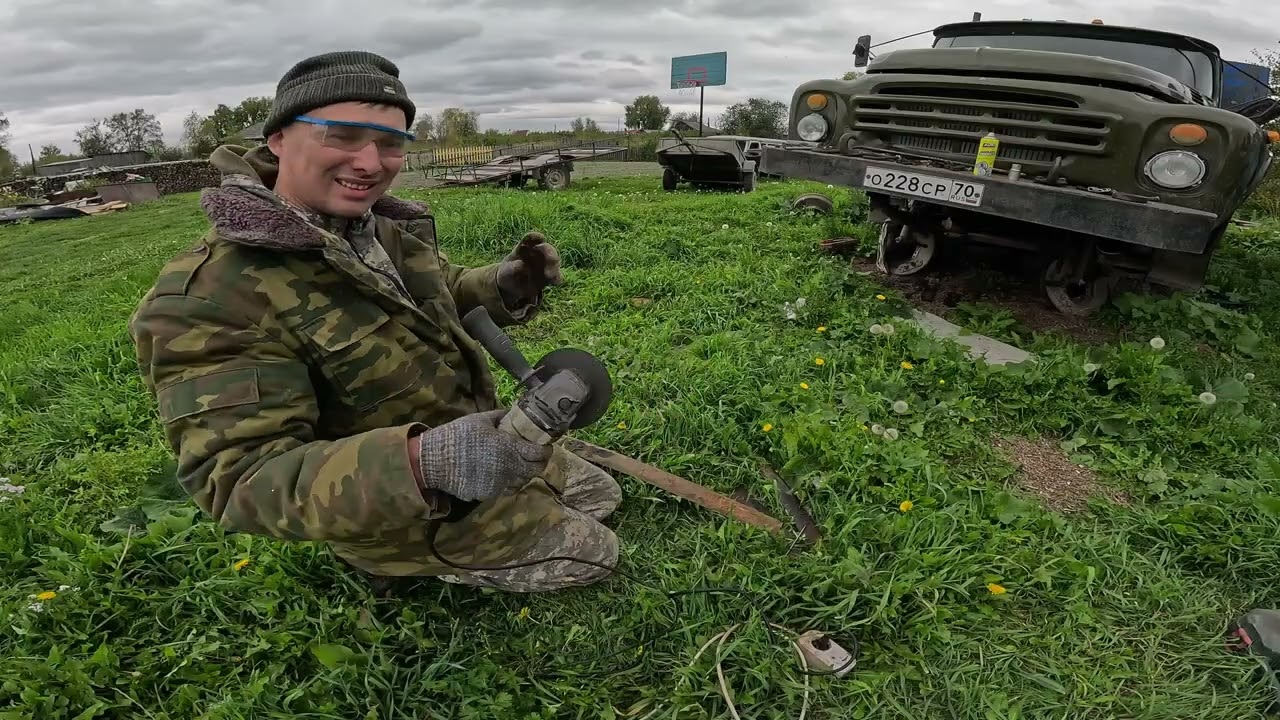 Запчасти для ЗИЛа ломаються прямо в руках! Трактор Т-25 по осенниму лесу, приехал в медвежий угол!