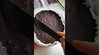 Crispy Cake That You Want To Eat As Soon As You Open Your Eyes chocolate chocolatecake