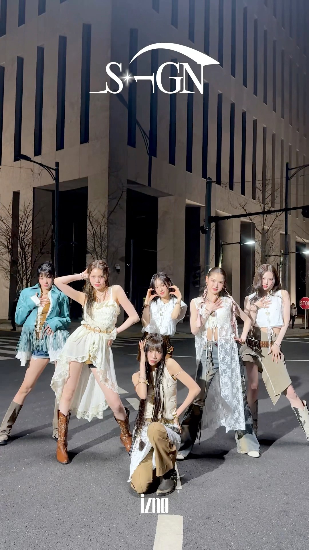 𝙅𝙪𝙨𝙩 𝙜𝙞𝙫𝙚 𝙢𝙚 𝙖 𝙨𝙞𝙜𝙣 ⚡ #izna #이즈나 #SIGN