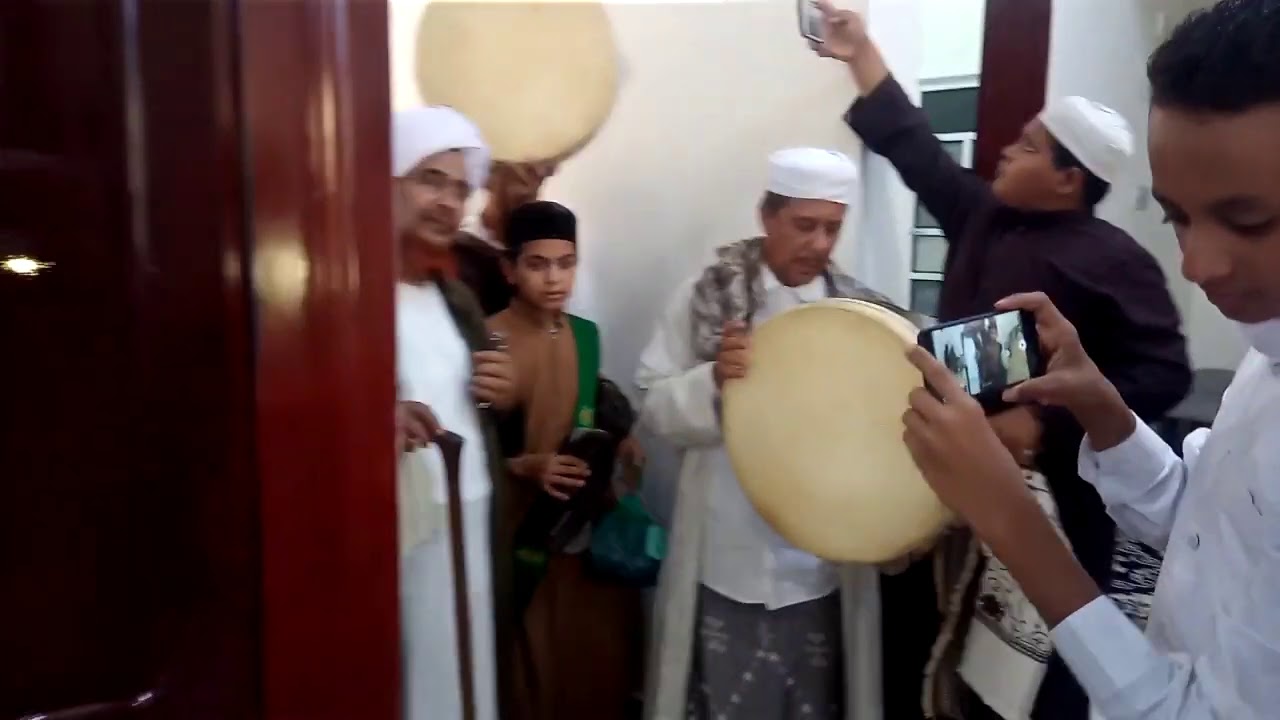 استقبال الحبيب عمر بن حفيظ في بيت محمد المحضار