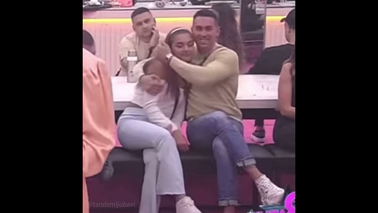 Ljubavni klip sa njihovom pesmom(Mateja i Sofi❤️)