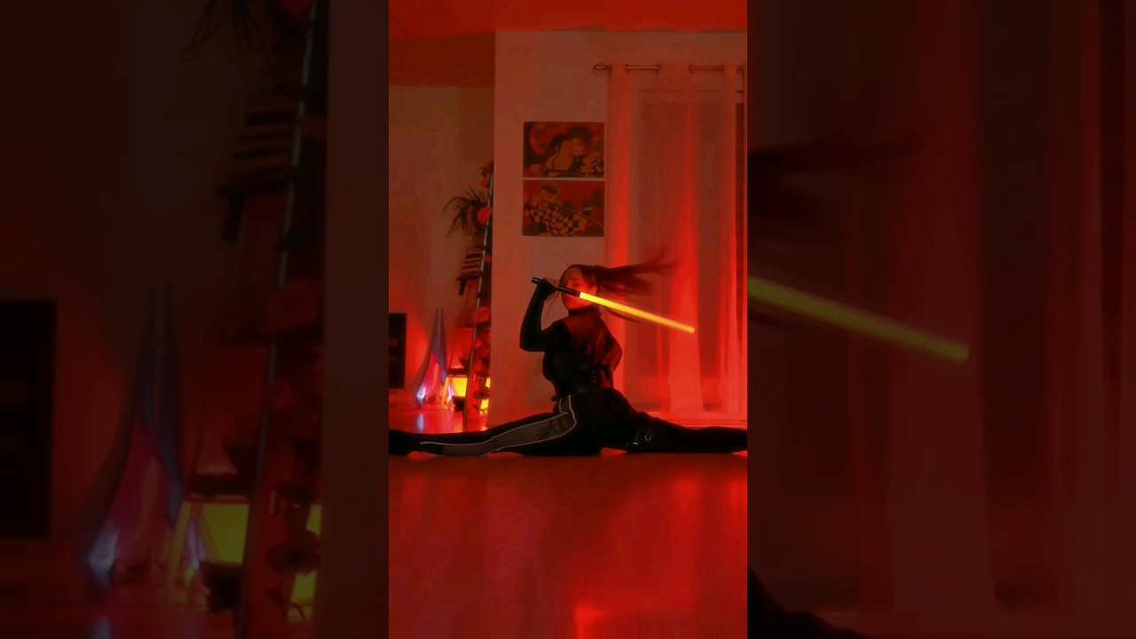 Bounce When She Walk 🎵 #lightsaber #tricks #martialarts #trending #split