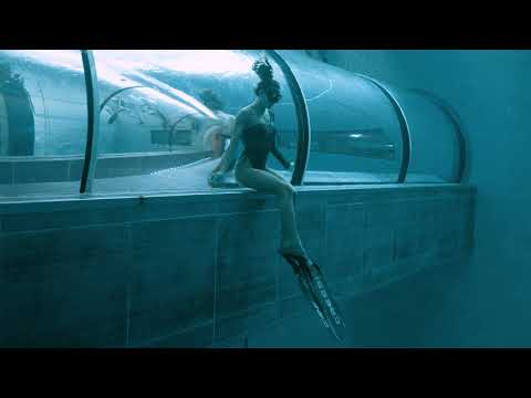 Freediving to the bottom of Y-40 in one breath