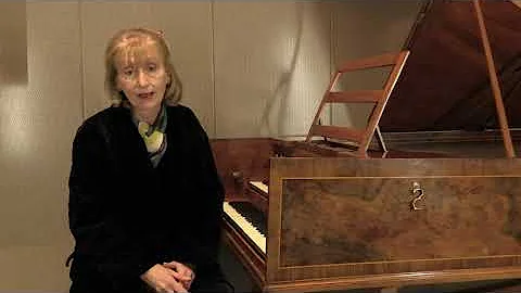 Hear it Live! Digital - Linda Nicholson playing th...