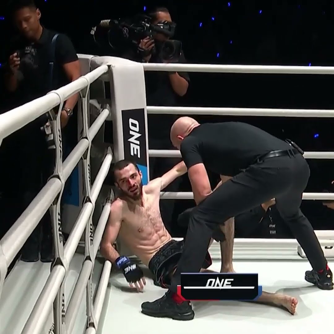 Coming in HOT ? Aliff starts the show with a first-round KO for his third straight win!