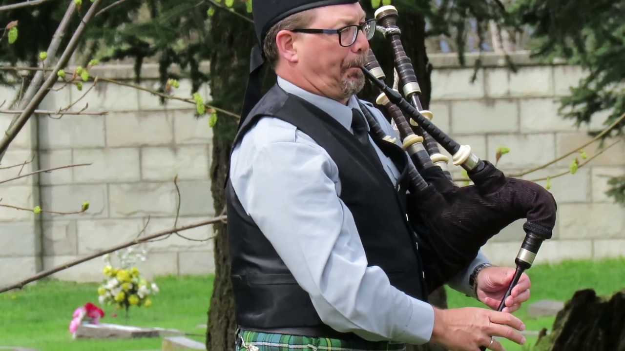 Scottish Bagpipes Being Played In Chilliwack YouTube
