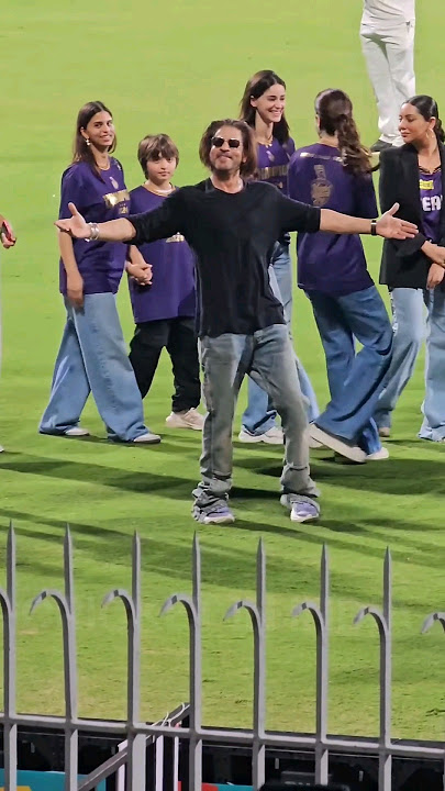 Shahrukh Khan Iconic Celebration with Suhana after KKR win IPL FINAL 2024 #sharukhkhan #kkr #MSDHONI