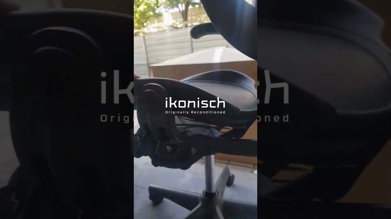 Ikonisch | unboxing Aeron Chair - Classic with Posture Fit - Herman Miller