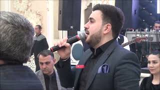 Şen mahnilar oxuyur Resad Agayev ve Seymu Hüseynov gitara Asif Agcabedili qarmon Elvin