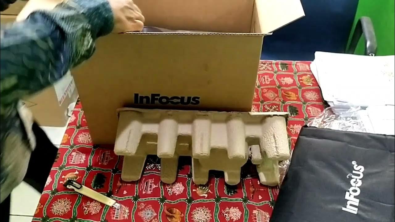 unboxing projector infocus P 130 bantuan TIK dari Kemendikbud - YouTube