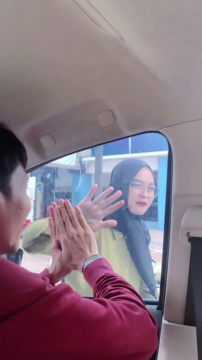 PRANK KUNCI PACAR DILUAR MOBIL, NGAKAK BANGET SAMPAI NGAMUK #funny