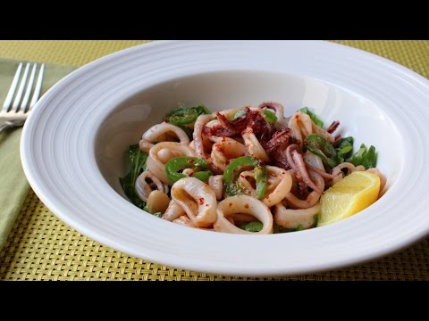 Warm Calamari Salad Recipe - How to Make a Warm Calamari Salad with Arugula & White Beans