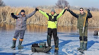 ПЕРВЫЙ ЛЁД 2021-22 на БОЛОТЕ!!! РЫБАЛКА на БАЛАНСИР и ЖЕРЛИЦЫ ❄ ЗИМНЯЯ РЫБАЛКА 2022