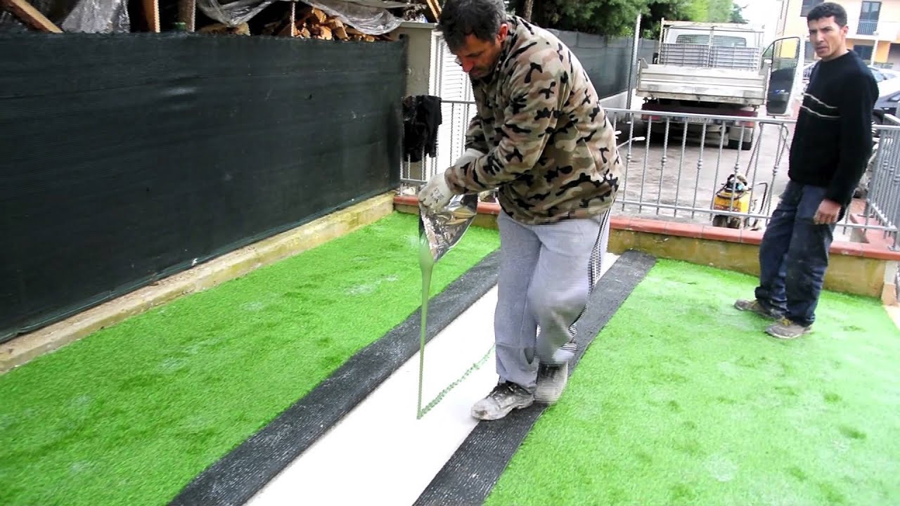 Installazione giardino in erba sintetica pratosempreverde youtube Erba sintetica brescia
